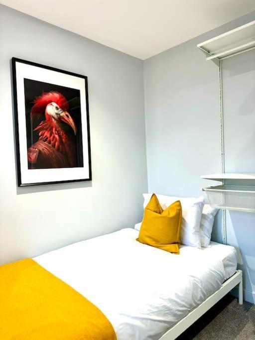 Bournemouth Getaway: 3Br Apartment Near Beach Kültér fotó