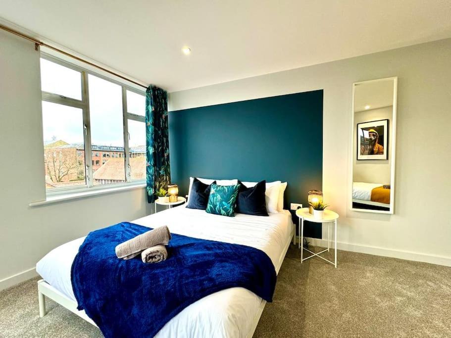 Bournemouth Getaway: 3Br Apartment Near Beach Kültér fotó