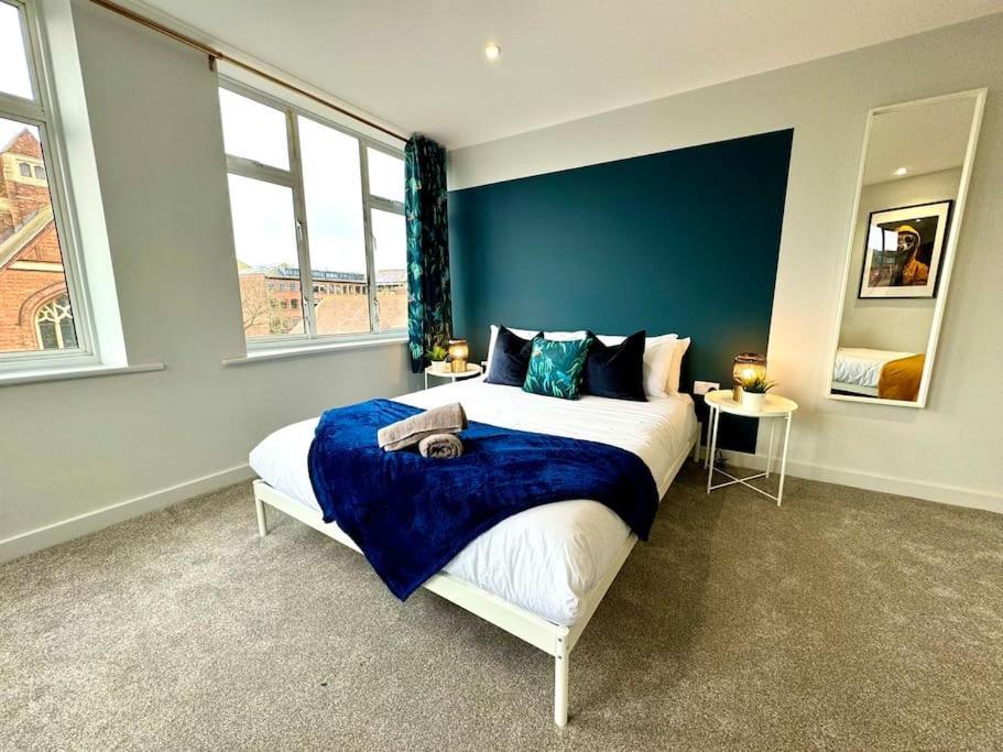 Bournemouth Getaway: 3Br Apartment Near Beach Kültér fotó