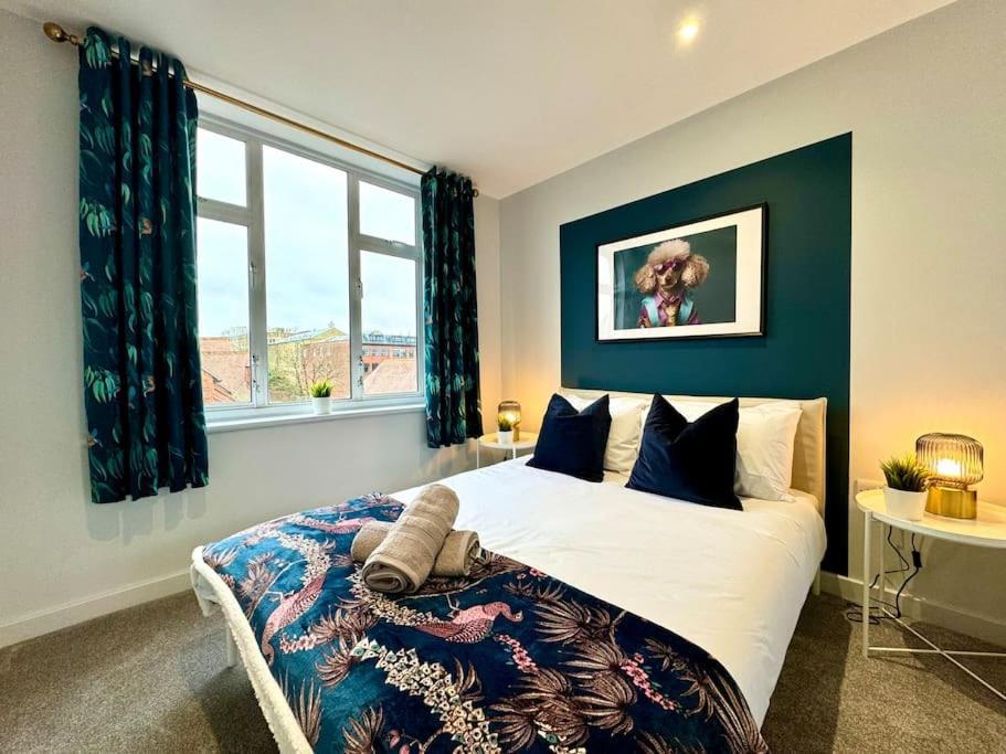 Bournemouth Getaway: 3Br Apartment Near Beach Kültér fotó