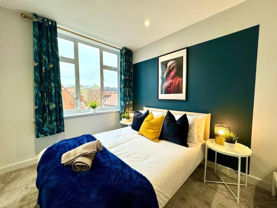 Bournemouth Getaway: 3Br Apartment Near Beach Kültér fotó
